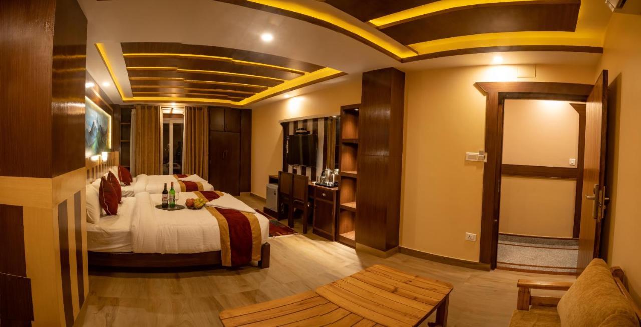 Hotel Satkar Pvt Ltd Pokhara Exteriör bild